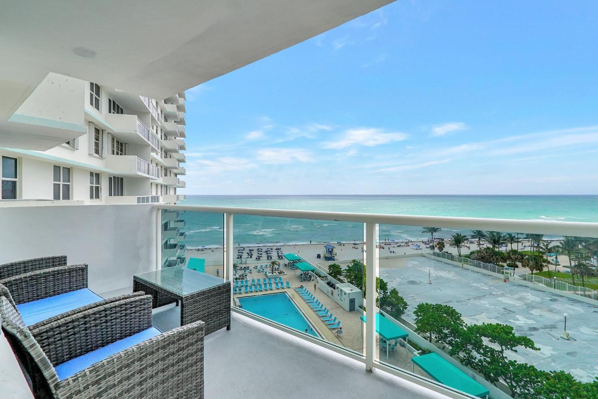 Oceanfront Condo in Hollywood Florida Esterno foto
